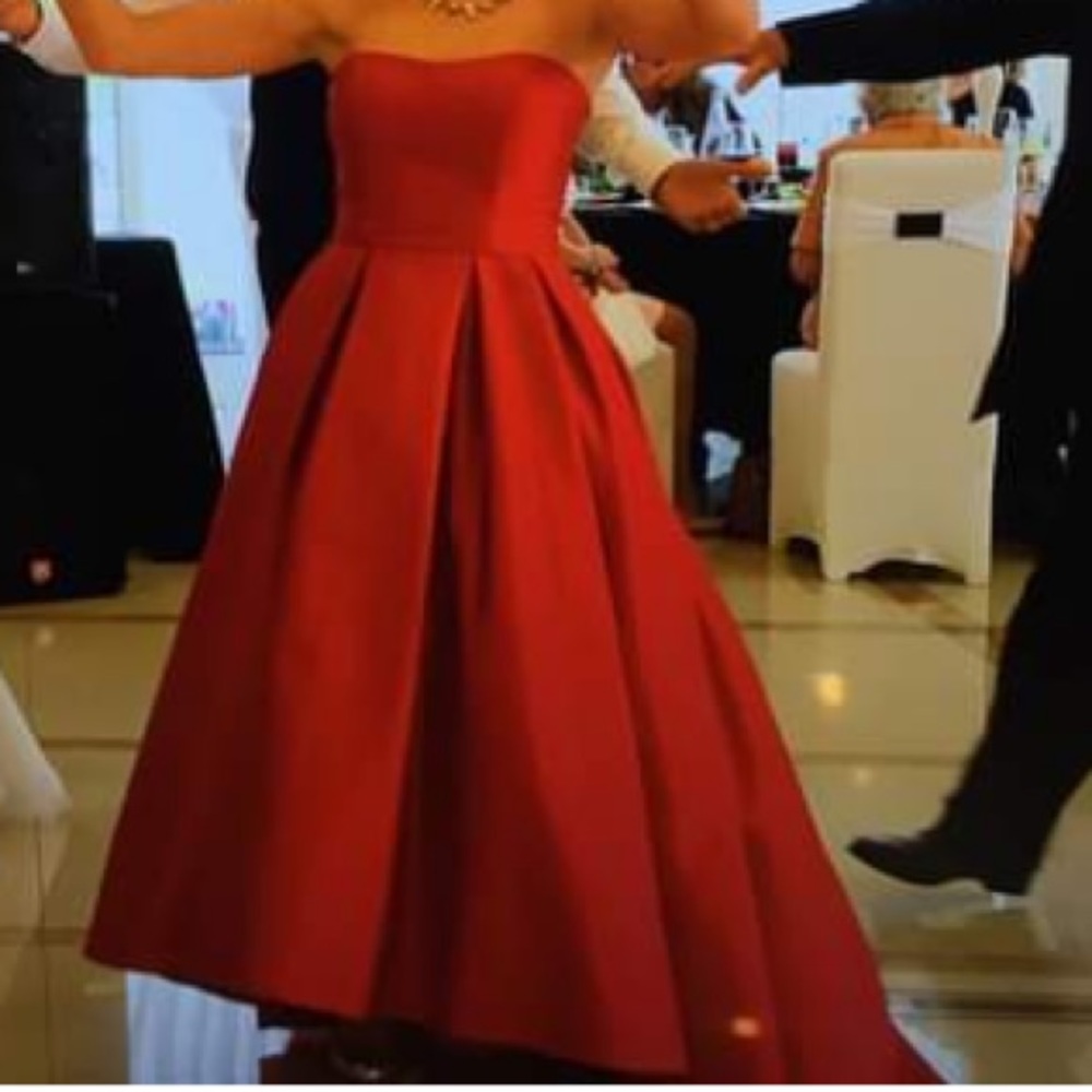 Gown - Picture 2 of 3